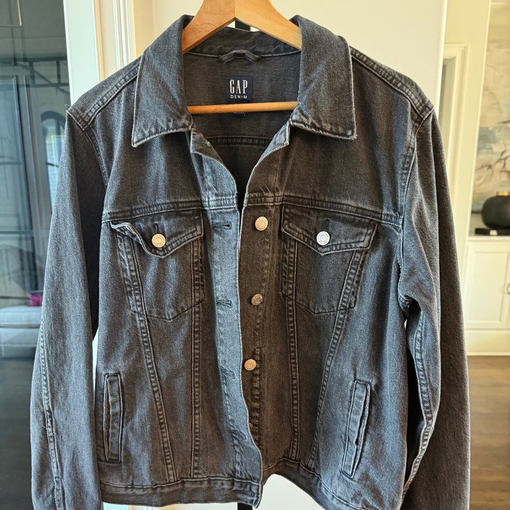 GAP Denim Jacket – Size XL – Excellent Condition!
